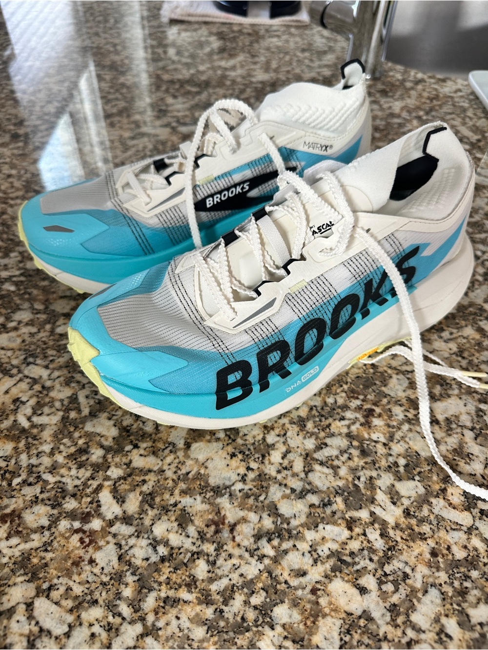 Brooks Unisex Cascadia Elite